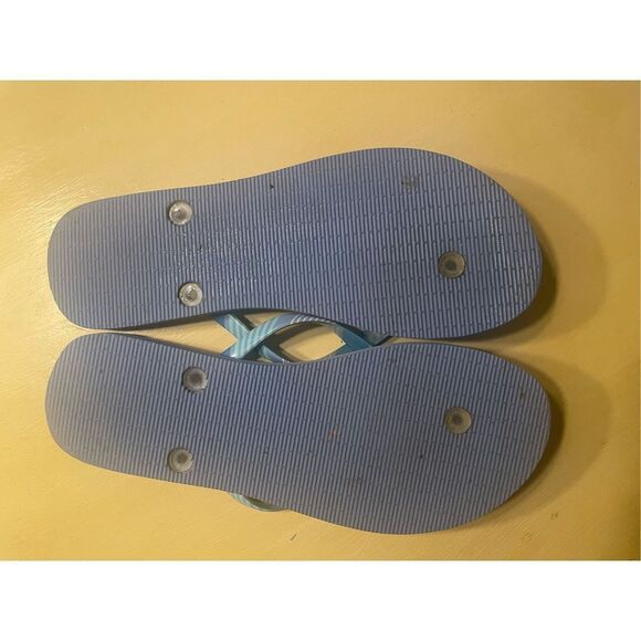 Vera Bradley Flip Flops - Picture 3 of 5